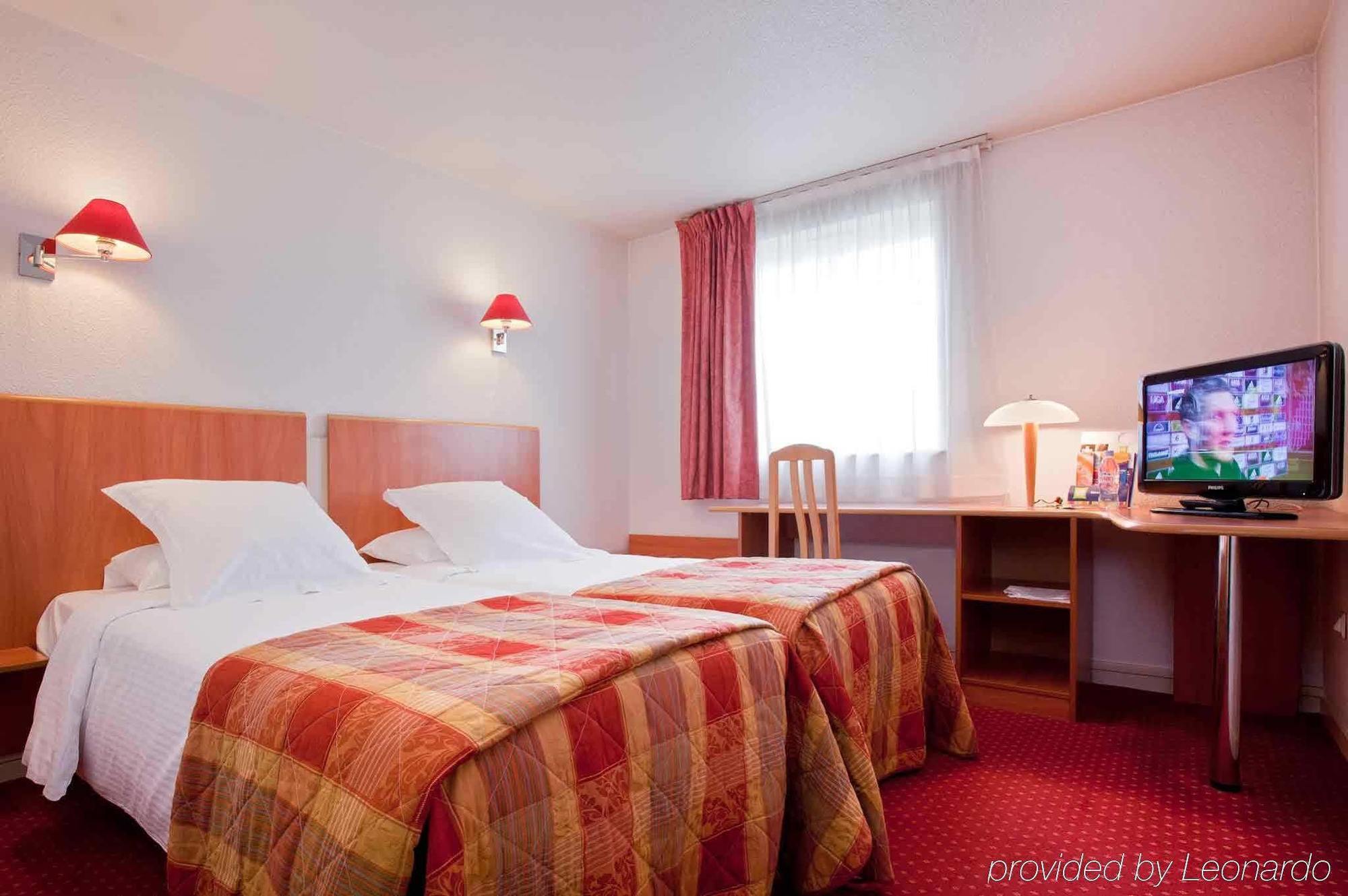 Hotel Ibis Styles Le Mans Gare Sud Exterior foto